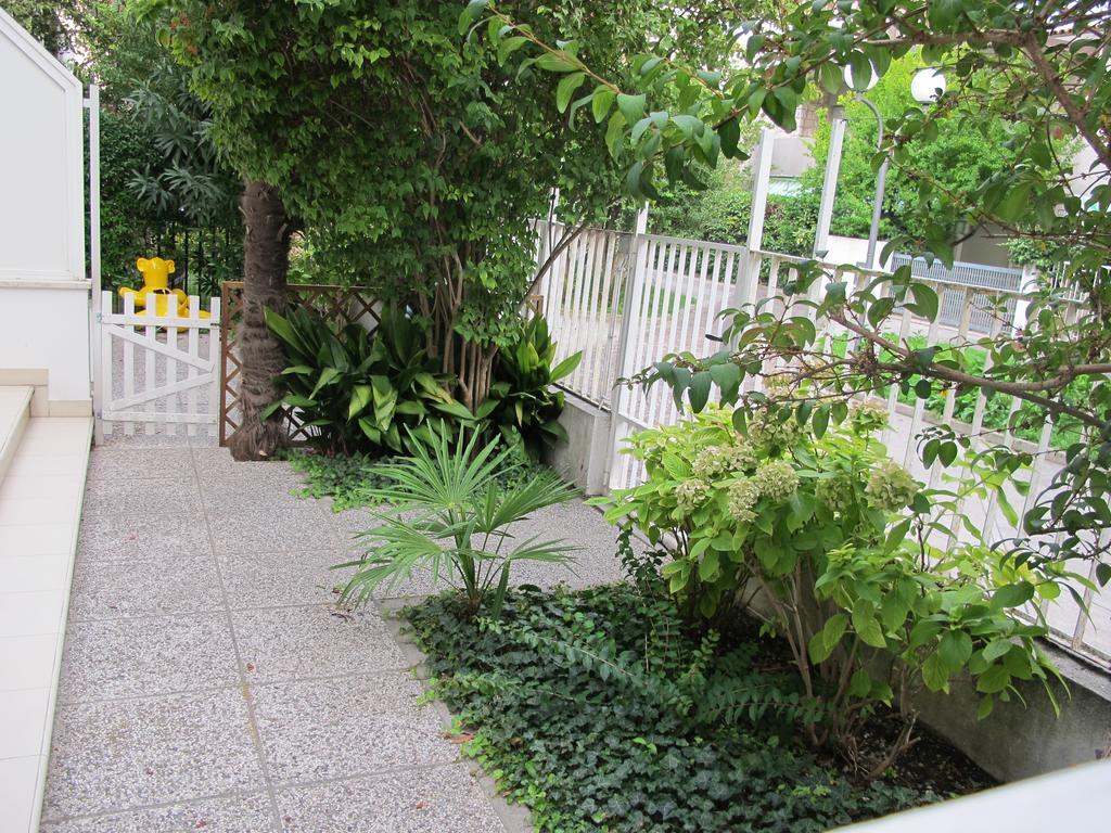 Villa Flora กราโด ภายนอก รูปภาพ