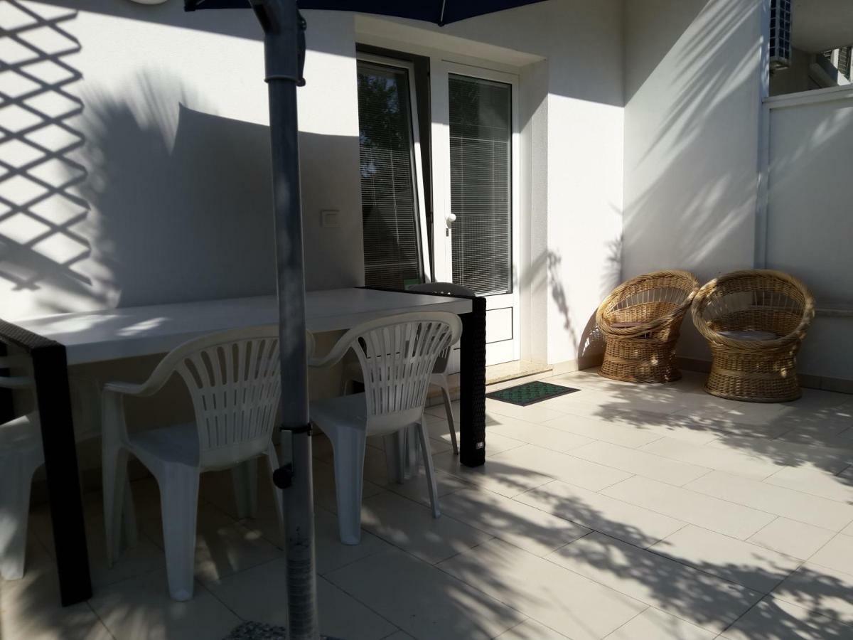 Villa Flora กราโด ภายนอก รูปภาพ